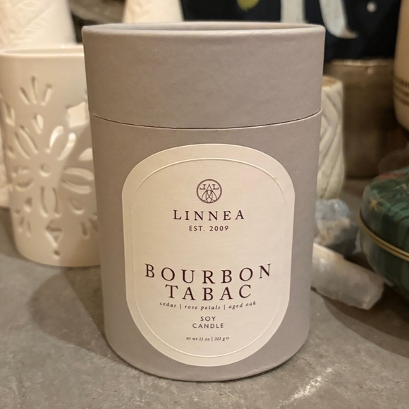 NEW Anthro Linnea Bourbon Tabac scented Candle Double Wick Winter gift box NIB - Picture 3 of 10